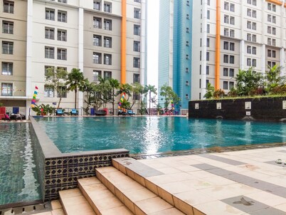 Pool View Studio Ara Residance Apartement Near Gading Serpong