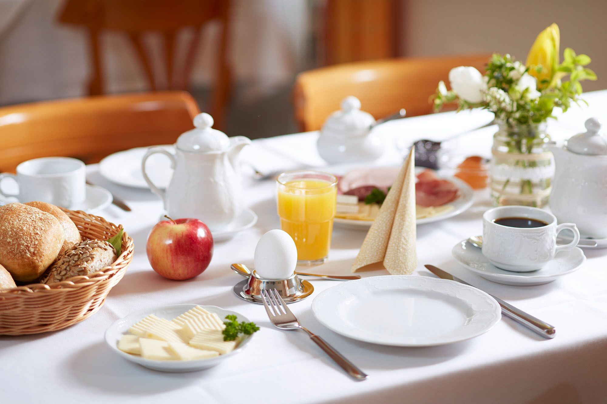 free daily cooked-to-order breakfast