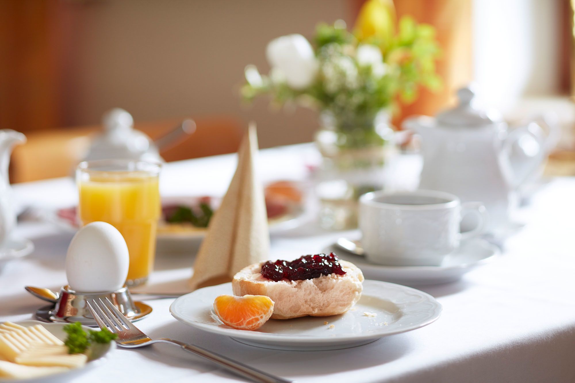 free daily cooked-to-order breakfast