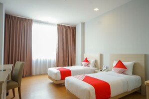 Deluxe Twin kamer, 2 eenpersoonsbedden | Een bureau, gratis wifi