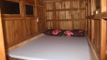 Cabin, 3 Bedrooms | 3 bedrooms, hypo-allergenic bedding, bed sheets