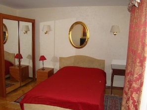Double Room, Balcony (Premier 2) | Minibar, in-room safe, soundproofing, iron/ironing board