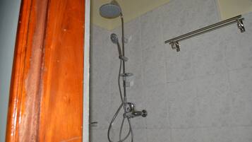 Double Room, Non Smoking | Bathroom | Shower, hair dryer, towels