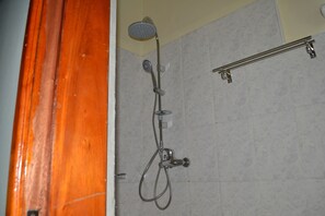 Doppelzimmer, Nichtraucher | Badezimmer | Dusche, Haartrockner, Handtücher