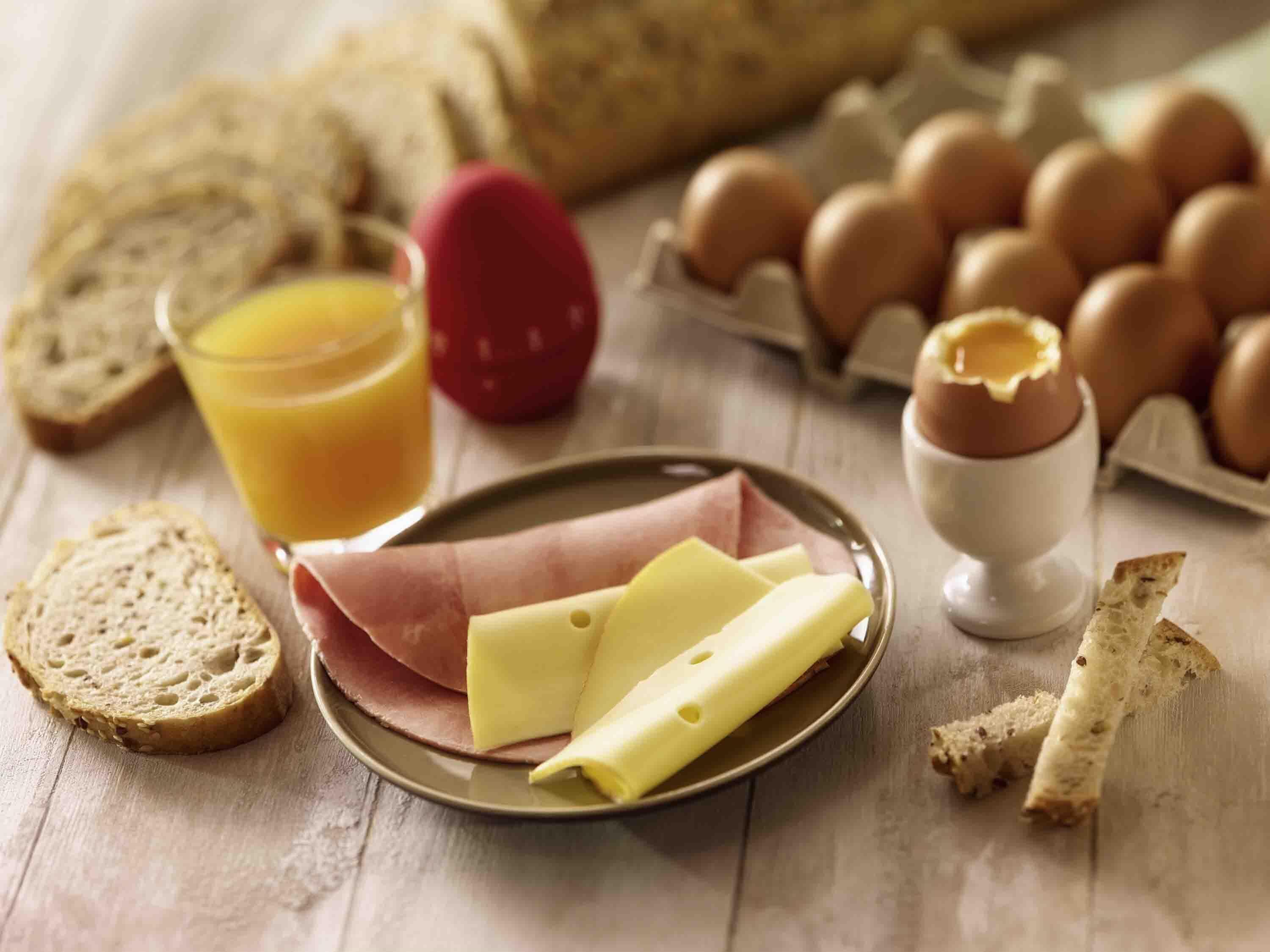 daily buffet breakfast (eur 18 per person)