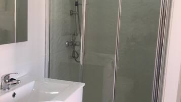 Suite Deluxe, terrassa | Dutxa
