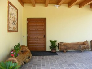 Entrada al alojamiento