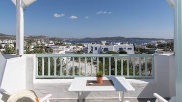 Grand-sviitti, yksityinen uima-allas, merinäköala | Näkymä parvekkeelta