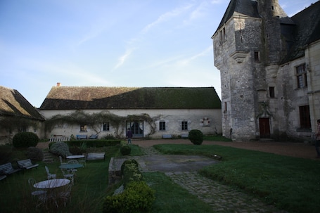 Exterior. Chambres d'hôtes - Chateau de Chemery