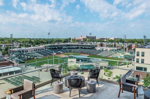 Hampton Inn & Suites Fort Wayne Downtown