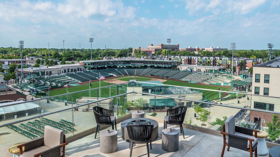 Hampton Inn & Suites Fort Wayne Downtown