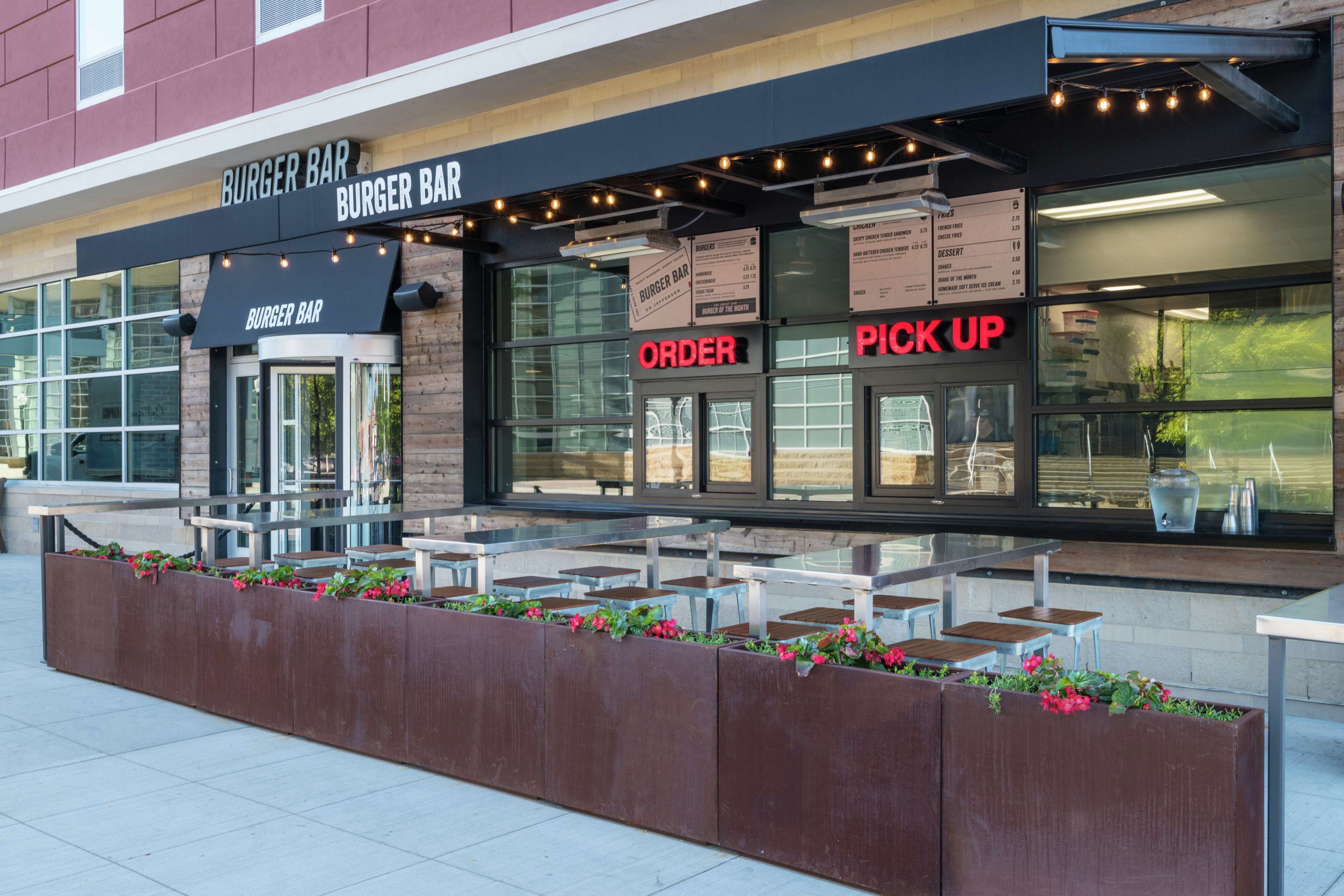 lunch and dinner served, american cuisine