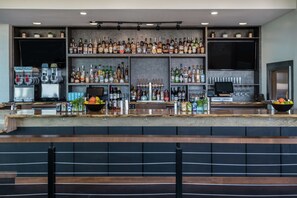 Rooftop bar - Hampton Inn & Suites Fort Wayne Downtown (Fort Wayne)