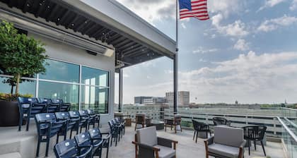 Hampton Inn & Suites Fort Wayne Downtown