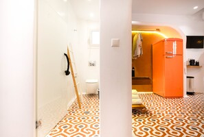 Premium Suite, Jetted Tub (Helios) | Bathroom | Free toiletries, hair dryer, towels