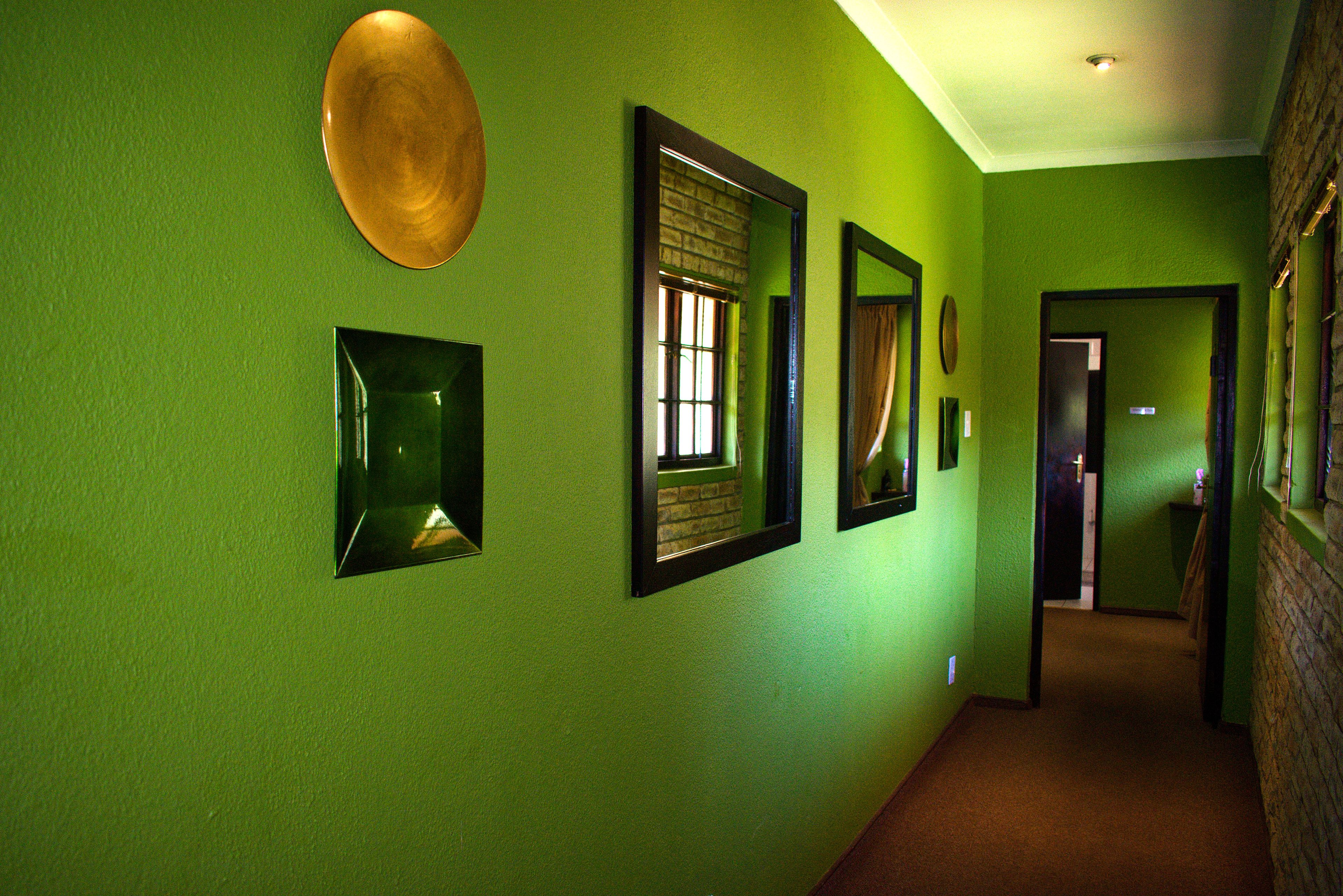 couples treatment room(s), deep-tissue massages, massages