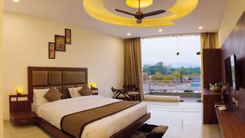 Executive Room | Memory-foam beds, desk, laptop workspace, blackout curtains