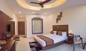 Kamar Eksekutif | Busa memori, meja kerja, dan ruang kerja ramah laptop