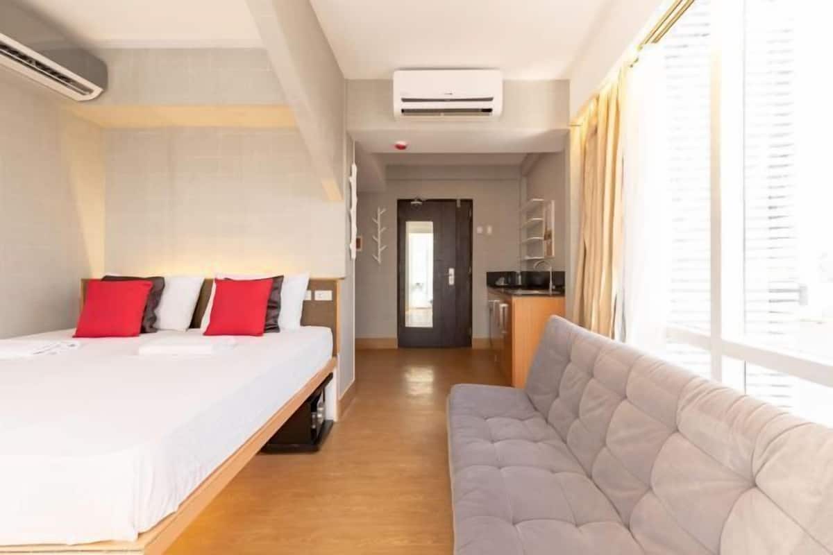 1 bedroom, in-room safe, desk, iron/ironing board