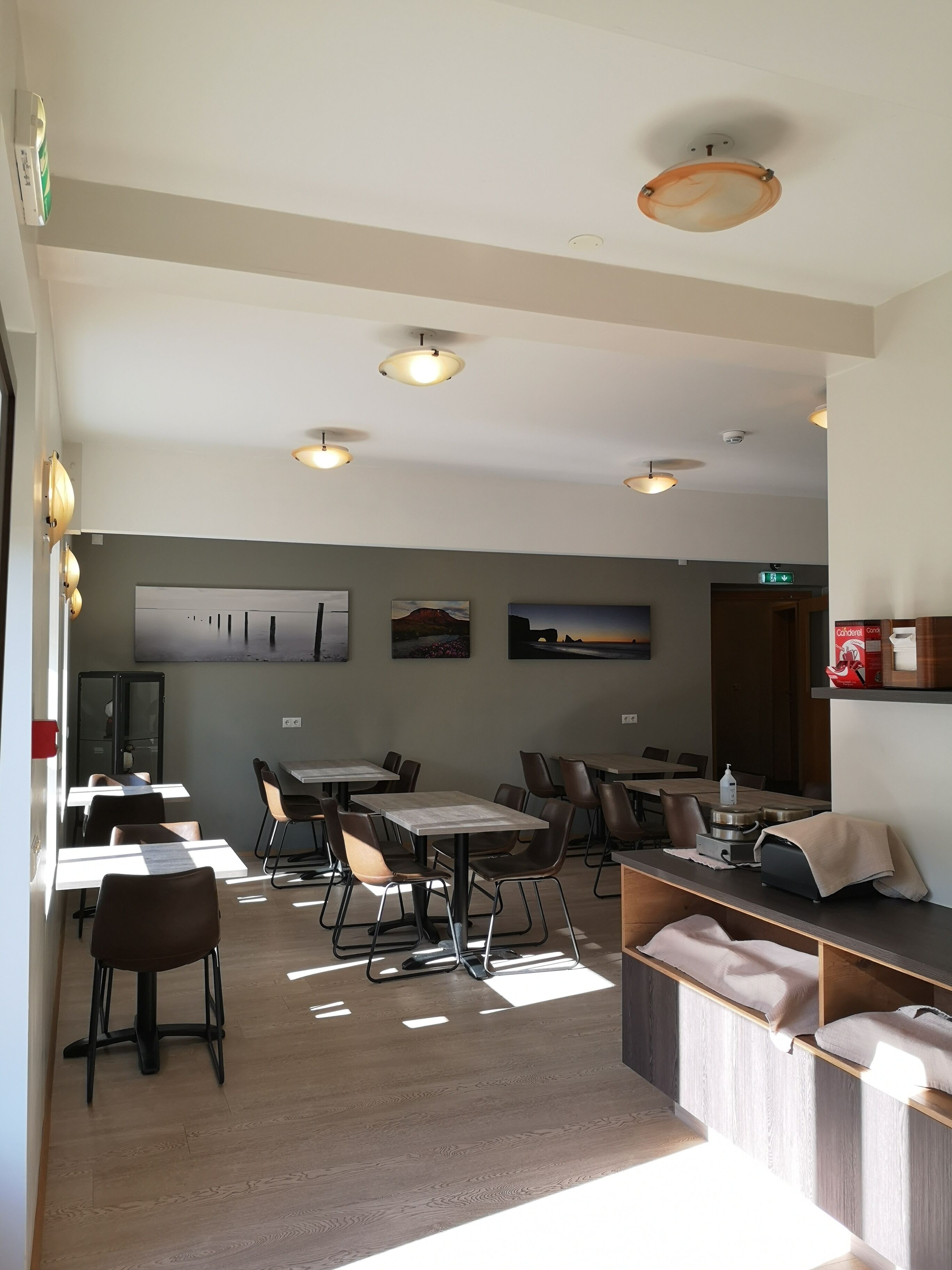 daily buffet breakfast (isk 2000 per person)