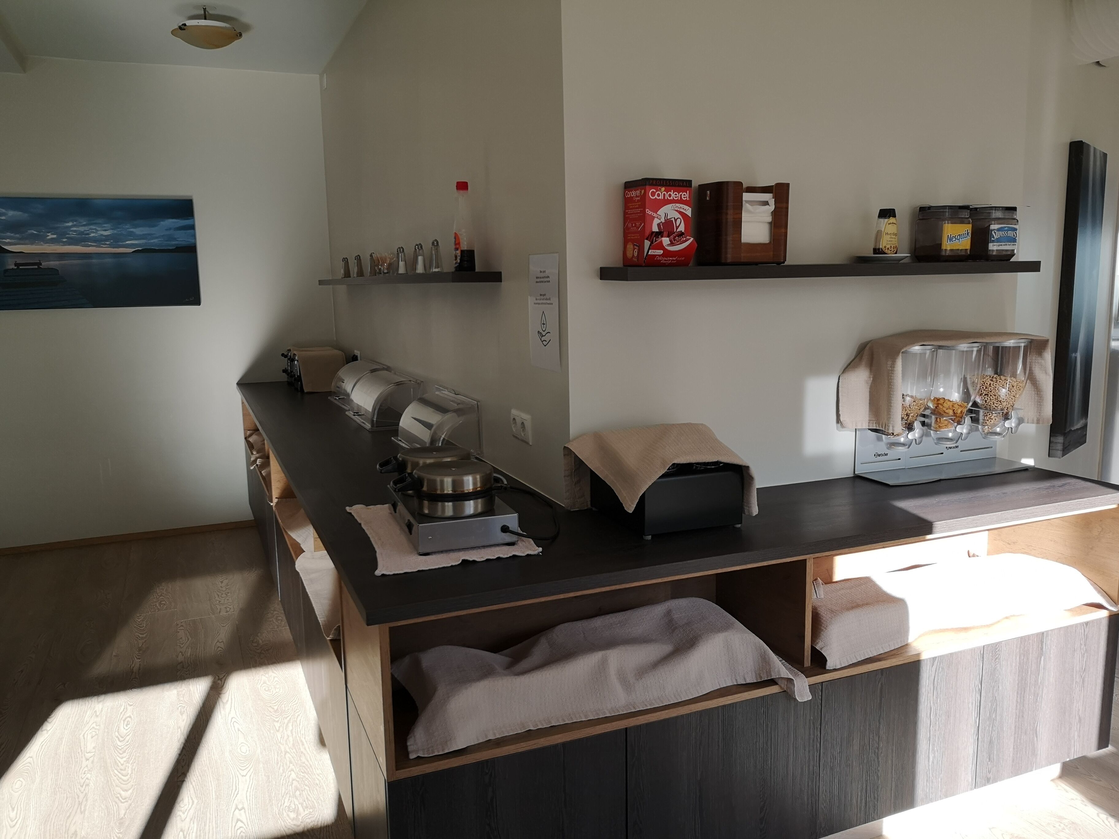 daily buffet breakfast (isk 2000 per person)