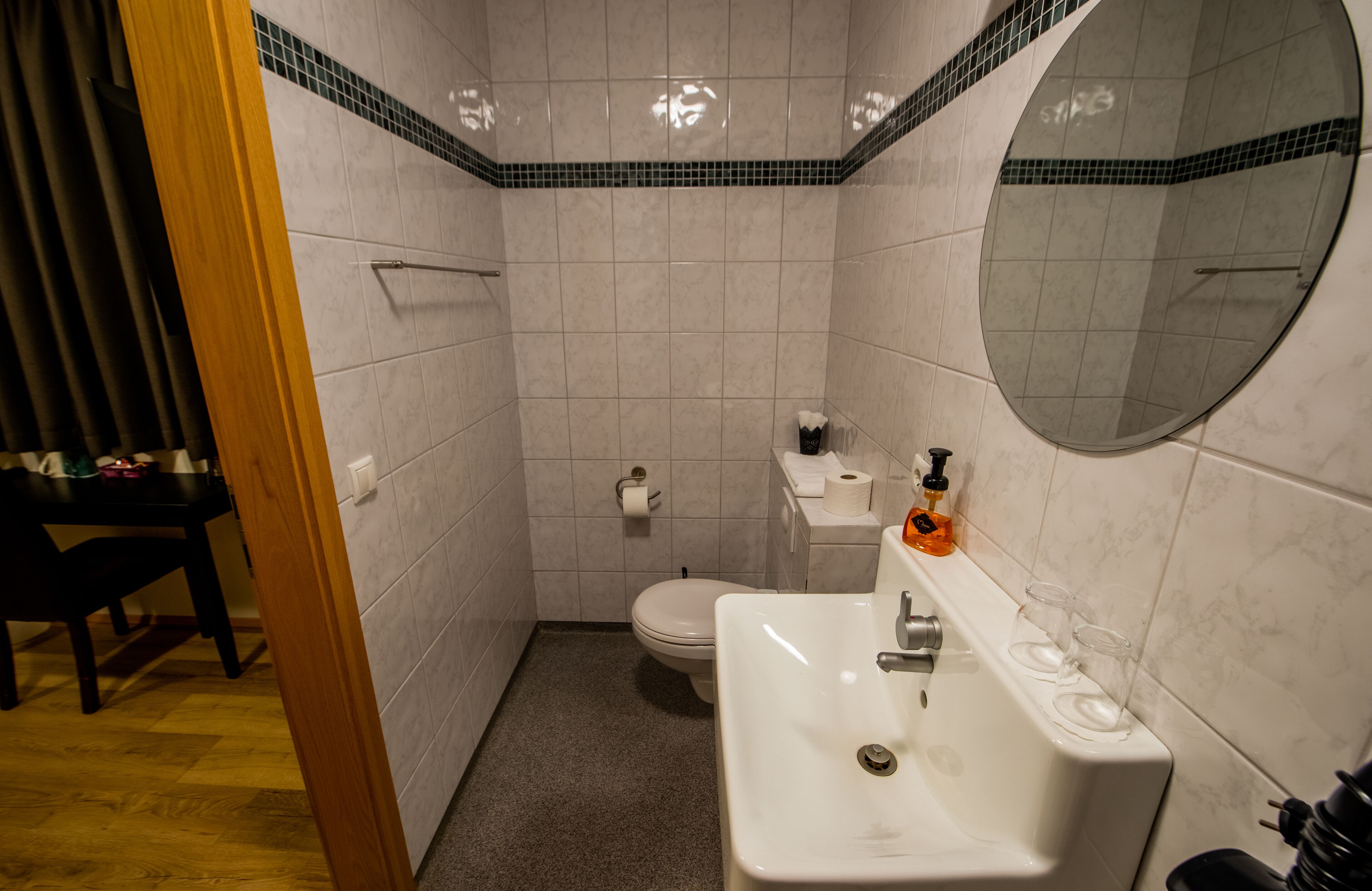 double or twin room, private bathroom, ground floor | bathroom | shower, free toiletries, hair dryer, towels