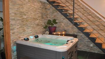 Romantic Double Room | Jetted bathtub