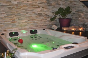 Habitación romántica doble | Bañera de hidromasaje