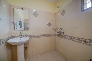 Free toiletries, shampoo - Falcons Nest Studio Apartments (Hyderabad)
