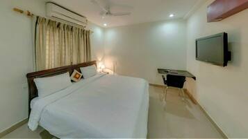 1 chambre, matelas mémoire de forme, ameublement personnalisé, bureau