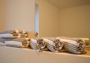 Rollaway beds, free WiFi, bed sheets - alpha - spot Premium Haus A in Kirchberg (Kirchberg an der Iller)