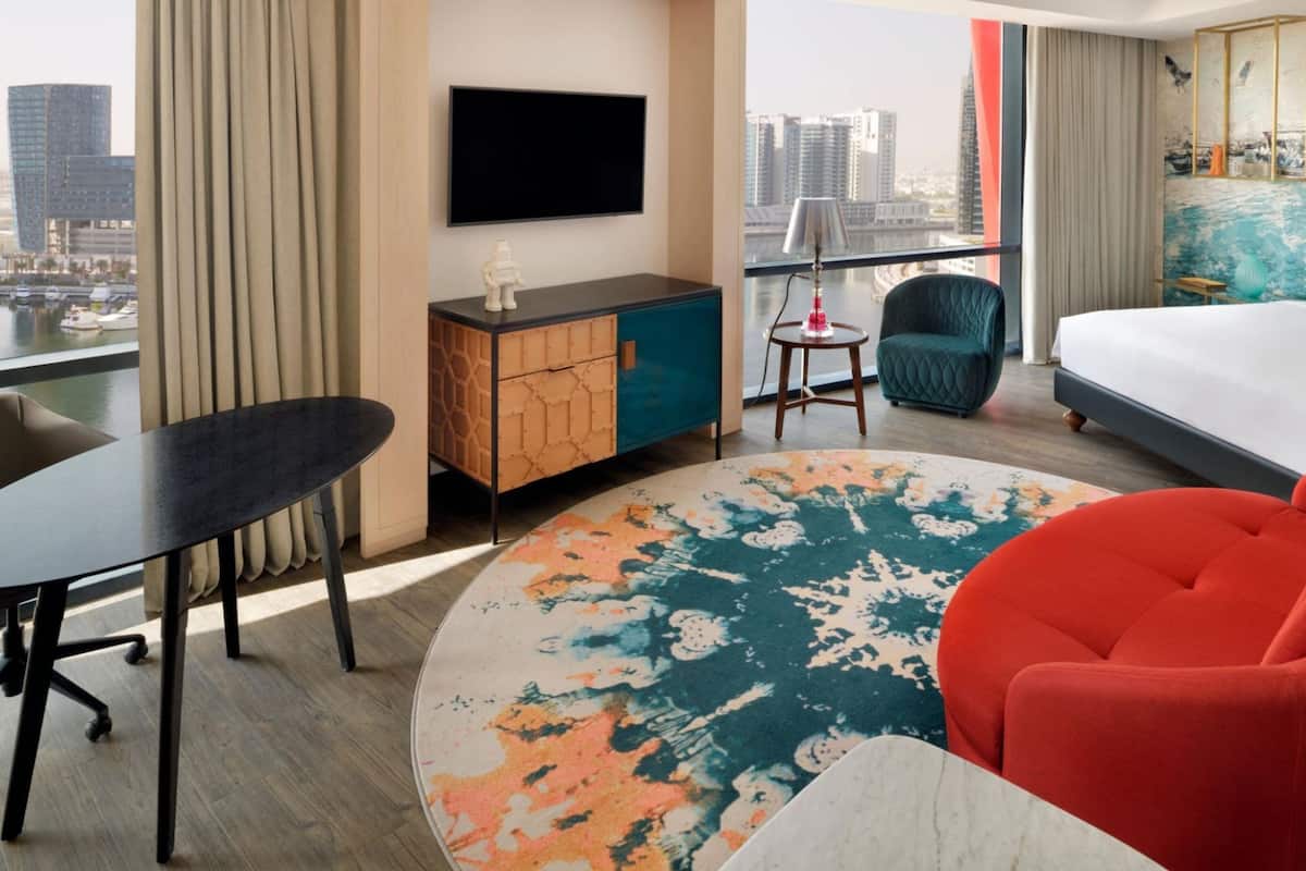 Junior-Zimmer, 1 King-Bett (Creek View)