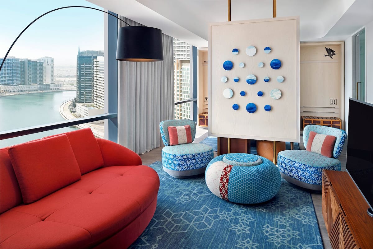 Zimmer, 1 Schlafzimmer (Creek View High Floor) | Wohnbereich