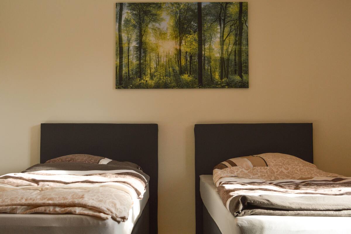 Rollaway beds (surcharge), WiFi (free), bed sheets