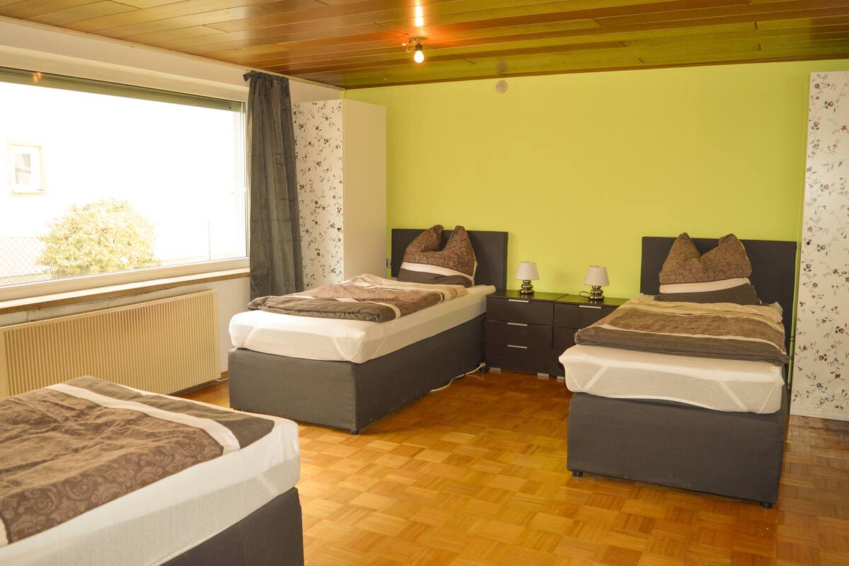 Basic Triple Room, 3 Twin Beds | Rollaway beds (surcharge), WiFi (free), bed sheets