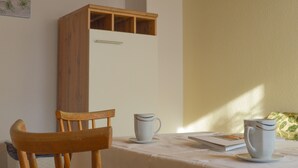 Basic Triple Room, 3 Single Beds | In-room dining - alpha-spot Krumbach (Krumbach)