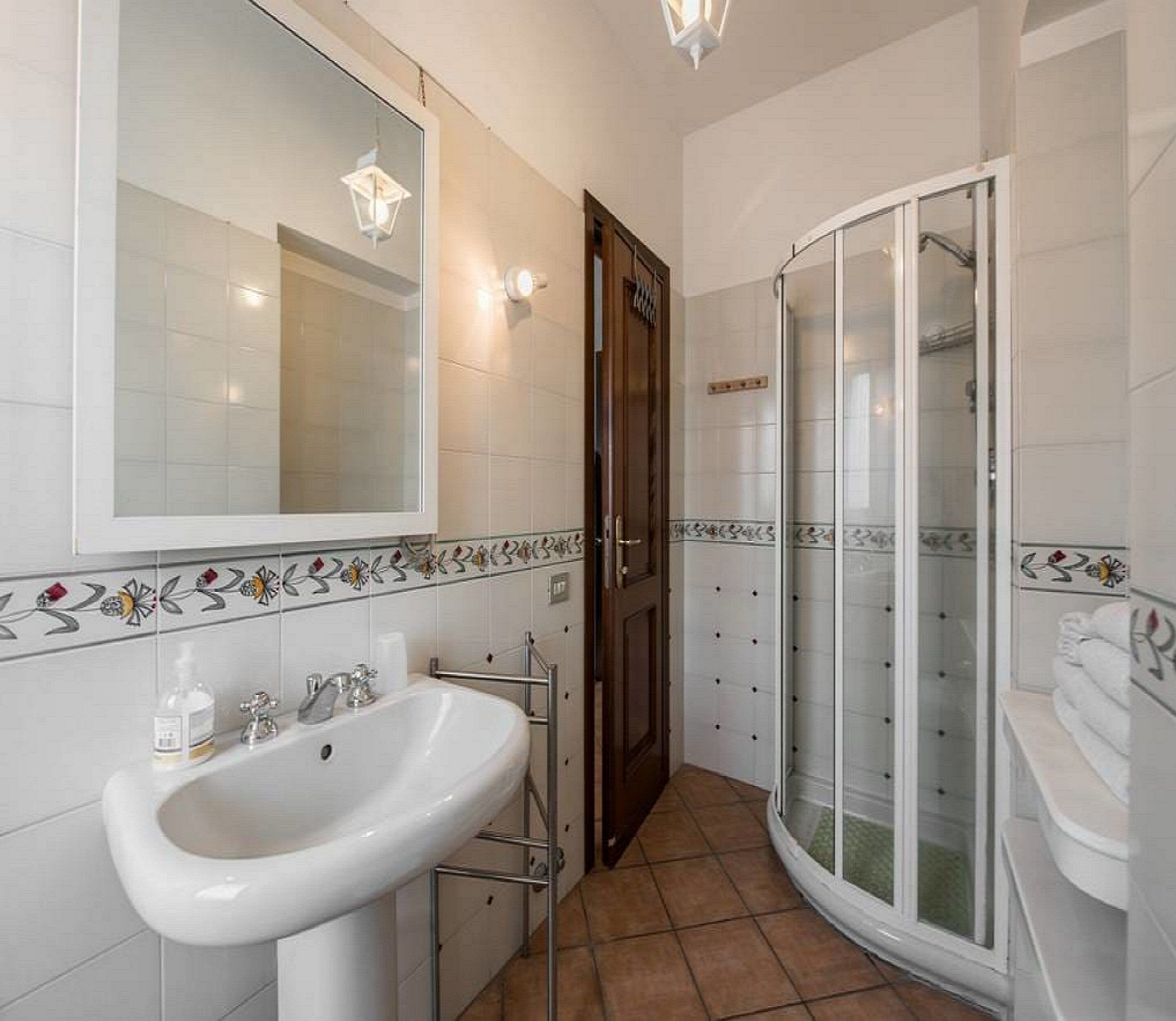 Comfort Double Room, 1 Katil Ratu (Queen), Private Bathroom | Bilik Mandi | Pancuran mandi, pengering rambut, bidet, tuala disediakan 