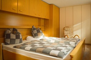 Comfort Double or Twin Room, 2 Single Beds, Non Smoking | Rollaway beds, free WiFi, bed sheets - alpha-spot Weißenhorn (Weissenhorn)