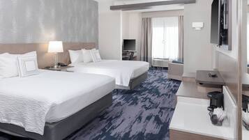 Huone, 2 keskisuurta parisänkyä, tupakointi kielletty (Hearing Accessible) | 1 makuuhuone, ylelliset vuodevaatteet, tallelokero huoneessa, työpöytä