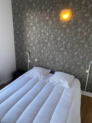 Double Room, Non Smoking | Individually decorated, individually furnished, free WiFi, bed sheets