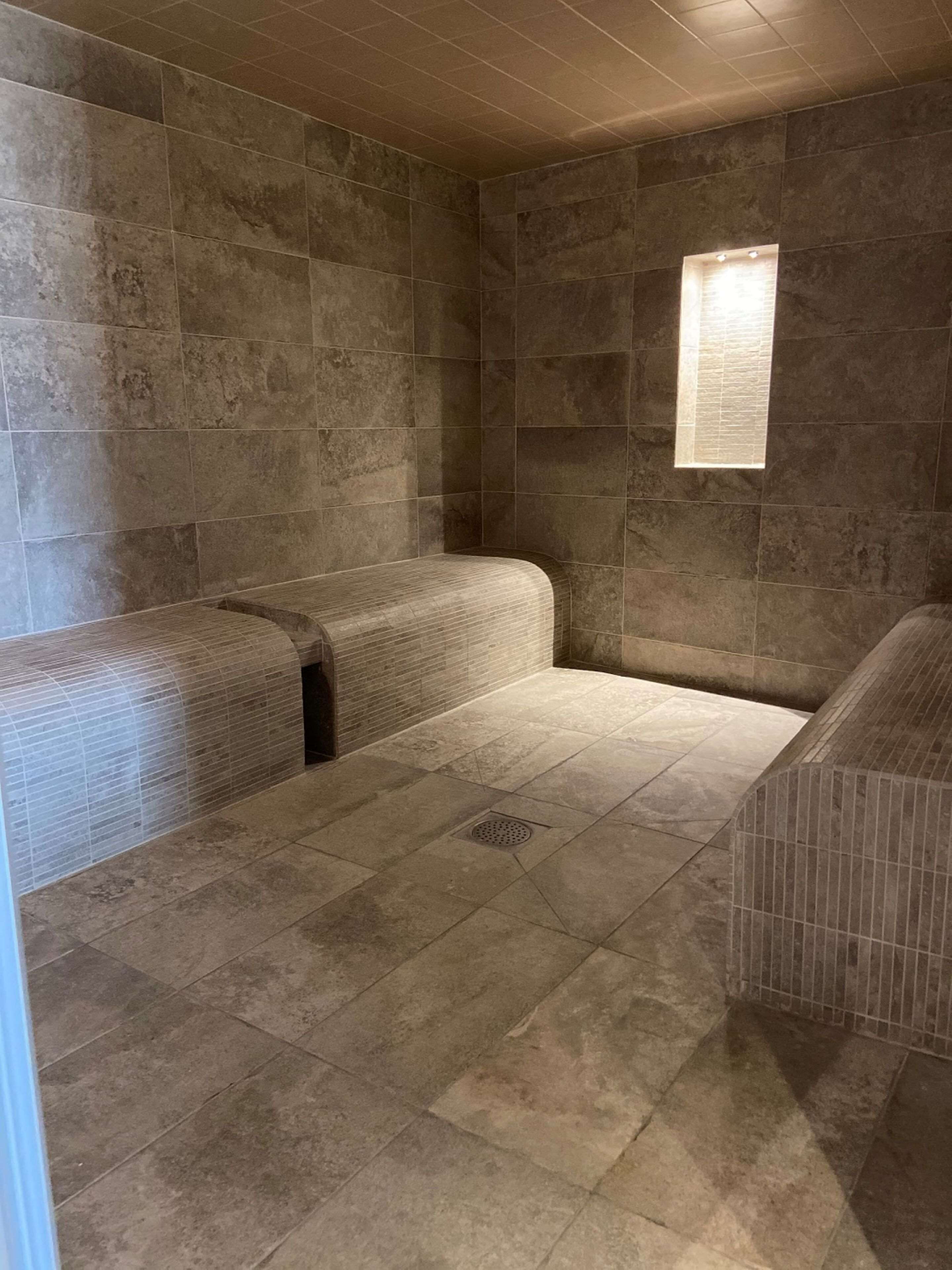 indoor pool, pool loungers