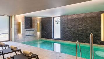 Indoor pool, pool loungers