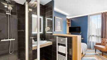 In-room safe, desk, soundproofing, free WiFi