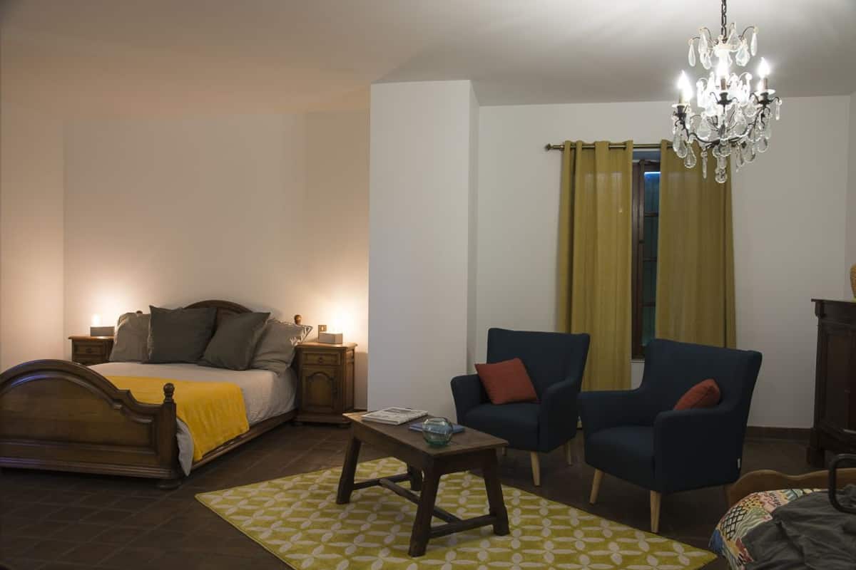 Suite (Tournesol) | 1 bedroom, blackout drapes, iron/ironing board (on request)
