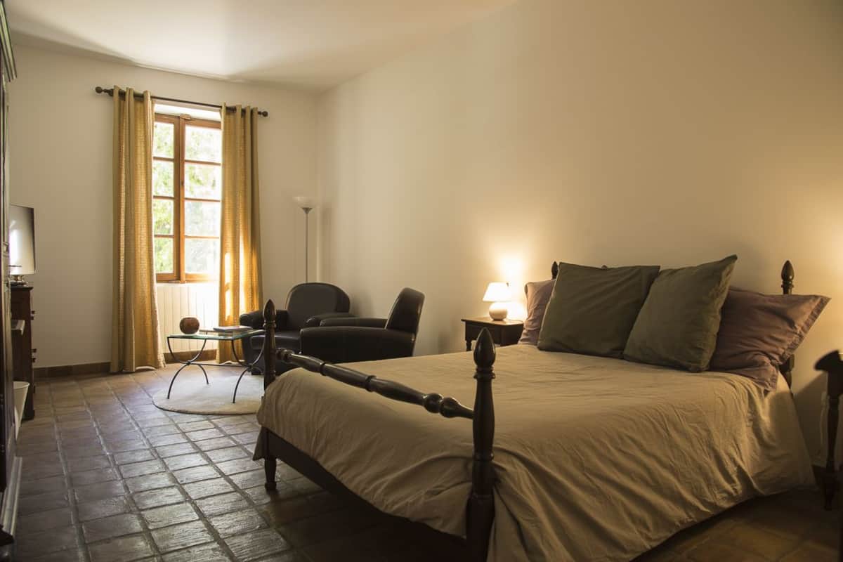 Suite (Iris) | 1 bedroom, blackout drapes, iron/ironing board (on request)