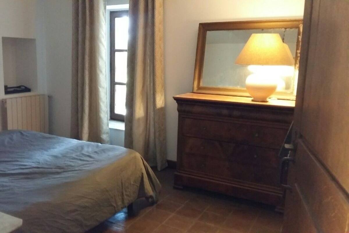 Suite (Coquelicot) | 1 bedroom, blackout drapes, iron/ironing board (on request)