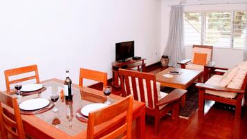 2 bedrooms, individually decorated, individually furnished, desk