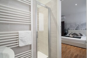 Deluxe Apartment, 2 Bedrooms, Canal View (2 - Check-in online) | 2 bedrooms, premium bedding, iron/ironing board, free WiFi