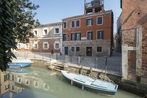 Design Apartment, 2 Bedrooms, Canal View (1 - Check-in online) | View from room