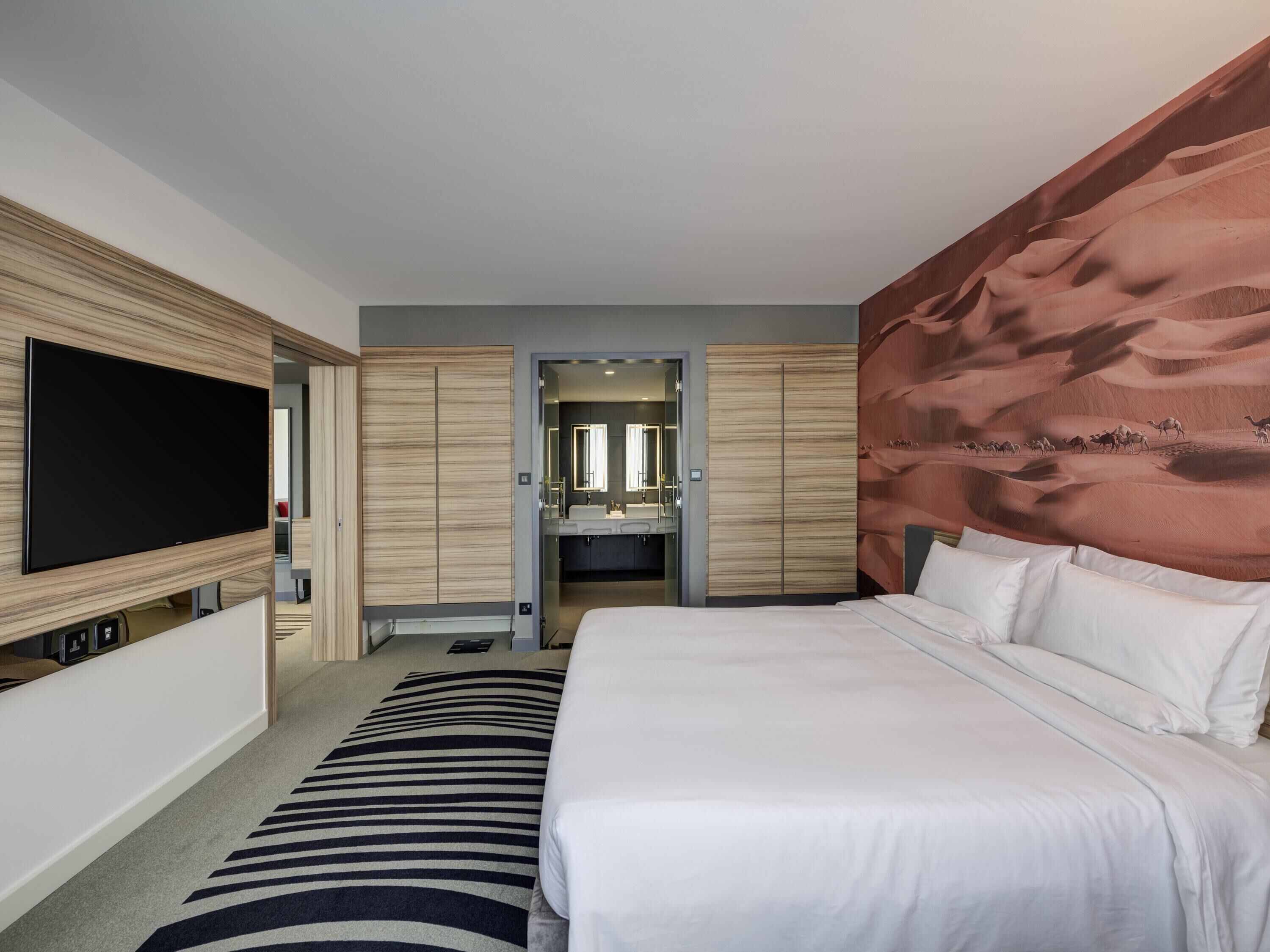 Executive Suite, 1 Double Bed with Sofa bed, Lagoon View | Hypo-allergenic bedding, down duvets, Select Comfort beds, minibar